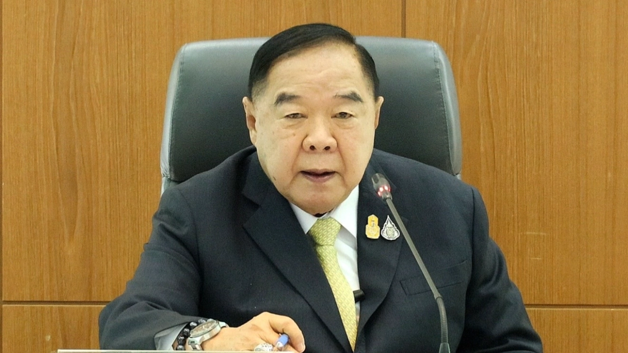 "บิ๊กป้อม" สั่งเร่งยกระดับมาตรการแก้ปัญหาฝุ่น PM 2.5 ใน 17 จังหวัด "บิ๊กป้อม" สั่งเร่งยกระดับมาตรการแก้ปัญหาฝุ่น PM 2.5 ใน 17 จังหวัด