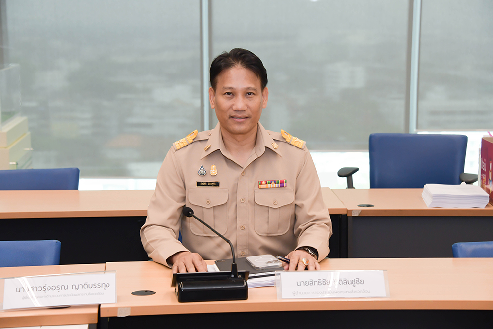ในคณะกรรมการผู้ชำนาญการพิจารณารายงานการประเมินผลกระทบสิ่งแวดล้อม ทุกคณะ พร้อมด้วย นางสาวรุ่งอรุณ ญาติบรรทุง ผู้เชี่ยวชาญเฉพาะด้านระบบการประเมินผลกระทบสิ่งแวดล้อม เป็นวิทยากรร่วมอภิปราย ในคณะกรรมการผู้ชำนาญการพิจารณารายงานการประเมินผลกระทบสิ่งแวดล้อม ทุกคณะ พร้อมด้วย นางสาวรุ่งอรุณ ญาติบรรทุง ผู้เชี่ยวชาญเฉพาะด้านระบบการประเมินผลกระทบสิ่งแวดล้อม เป็นวิทยากรร่วมอภิปราย