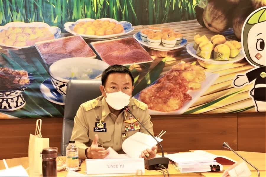 ผู้ว่าราชการจังหวัดเพชรบุรี ชี้ชัด “จัดการขยะมูลฝอยชุมชนได้ ชาวบ้านก็อยู่สุขสบาย”เร่งปฏิบัติการกำจัดสิ่งปฏิกูลอย่างถูกต้อง ไม่เพียงจังหวัดเพชรบุรีสะอาด แต่การนำกลับมาใช้ประโยชน์ได้อีก คือการสร้างมูลค่า ยกระดับจิตใจร่วมรับผิดชอบต่อสังคมสิ่งแวดล้อม ผู้ว่าราชการจังหวัดเพชรบุรี ชี้ชัด “จัดการขยะมูลฝอยชุมชนได้ ชาวบ้านก็อยู่สุขสบาย”เร่งปฏิบัติการกำจัดสิ่งปฏิกูลอย่างถูกต้อง ไม่เพียงจังหวัดเพชรบุรีสะอาด แต่การนำกลับมาใช้ประโยชน์ได้อีก คือการสร้างมูลค่า ยกระดับจิตใจร่วมรับผิดชอบต่อสังคมสิ่งแวดล้อม