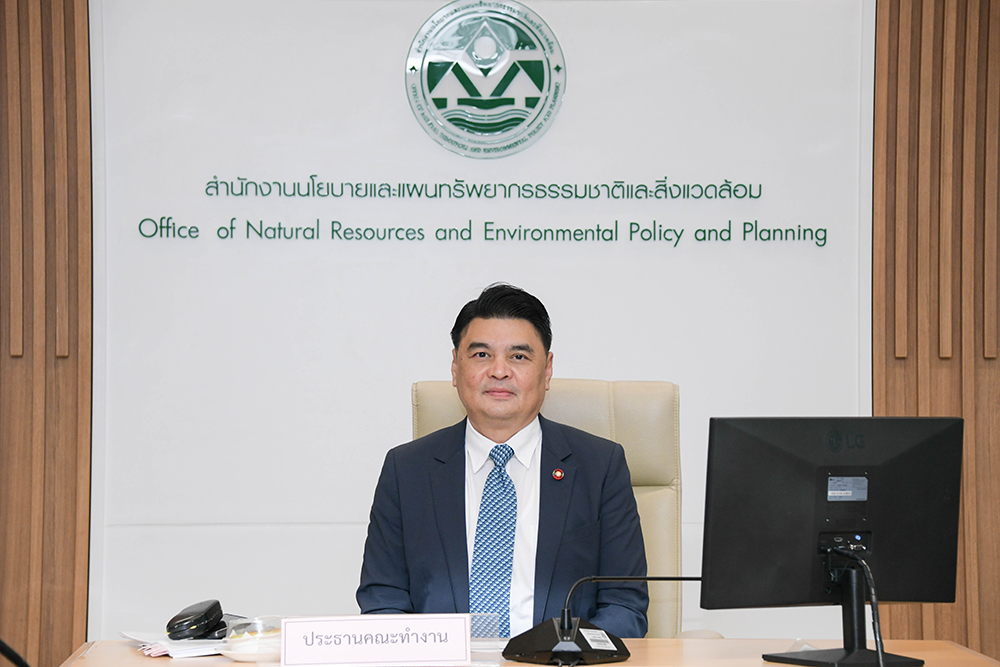 นายจิรวัฒน์ ระติสุนทร รองเลขาธิการ สผ.เป็นประธานการประชุม นายจิรวัฒน์ ระติสุนทร รองเลขาธิการ สผ.เป็นประธานการประชุม