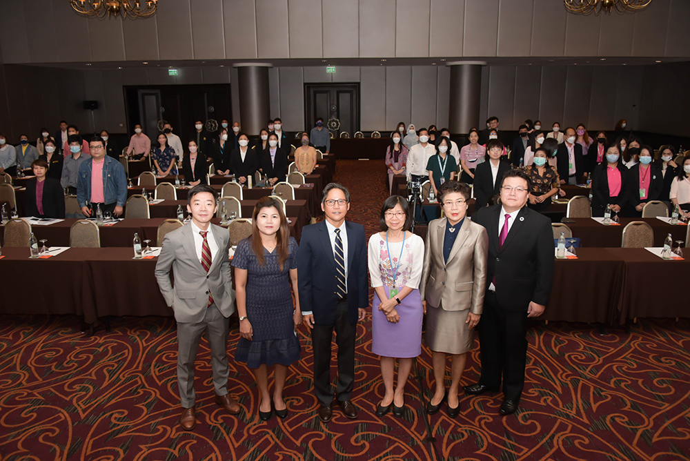 ผู้เข้าร่วมการประชุมฯ รวมจำนวน 200 คน ผู้เข้าร่วมการประชุมฯ รวมจำนวน 200 คน