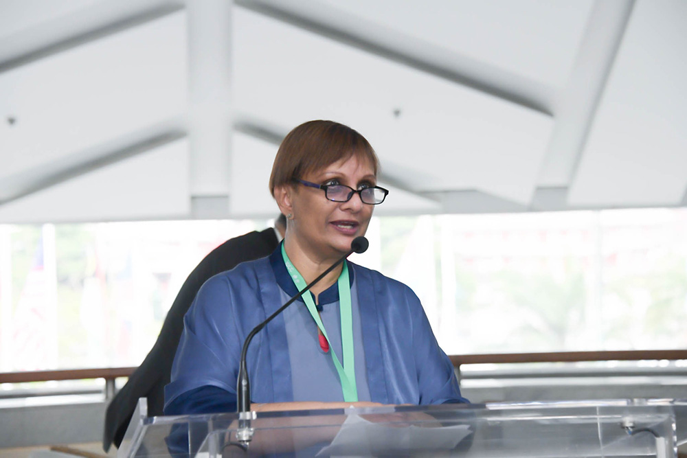 โดย Ms. Joy Pereira IPCC Vice-Chair ของ Working Group II ได้เชิญ นายจิรวัฒน์ ระติสุนทร รองเลขาธิการ สผ. เป็นประธานกล่าวเปิดงานเลี้ยงรับรองและต้อนรับผู้เชี่ยวชาญด้านการเปลี่ยนแปลงสภาพภูมิอากาศ โดย Ms. Joy Pereira IPCC Vice-Chair ของ Working Group II ได้เชิญ นายจิรวัฒน์ ระติสุนทร รองเลขาธิการ สผ. เป็นประธานกล่าวเปิดงานเลี้ยงรับรองและต้อนรับผู้เชี่ยวชาญด้านการเปลี่ยนแปลงสภาพภูมิอากาศ