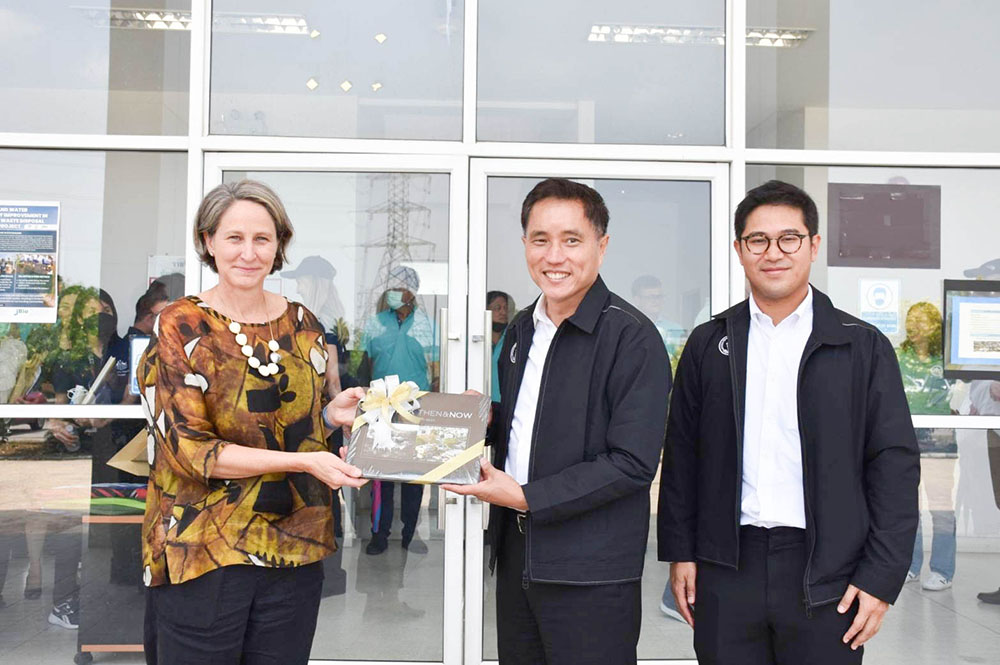 ดร.วิศณุ ทรัพย์สมพล และ Ms. Kristin Tilley ทูตพิเศษด้านการเปลี่ยนแปลงสภาพภูมิอากาศแห่งเครือรัฐออสเตรเลีย ดร.วิศณุ ทรัพย์สมพล และ Ms. Kristin Tilley ทูตพิเศษด้านการเปลี่ยนแปลงสภาพภูมิอากาศแห่งเครือรัฐออสเตรเลีย
