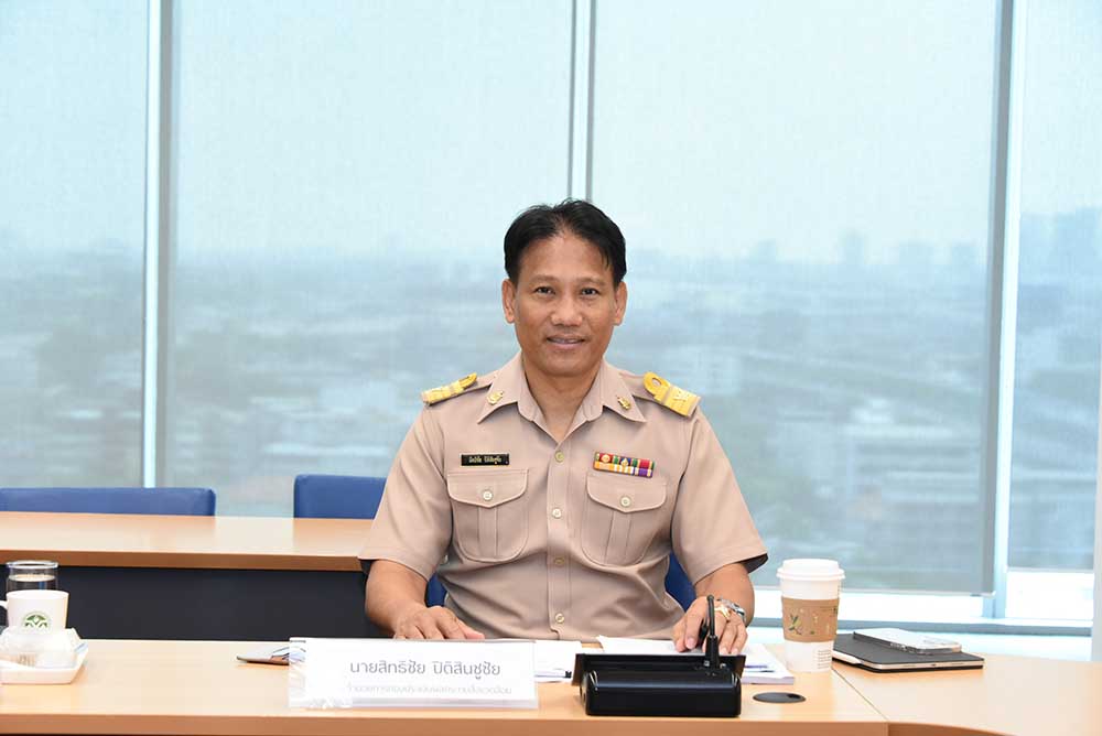 นายสิทธิชัย ปิติสินชูชัย ผู้อำนวยการกองประเมินผลกระทบสิ่งแวดล้อม นายสิทธิชัย ปิติสินชูชัย
ผู้อำนวยการกองประเมินผลกระทบสิ่งแวดล้อม