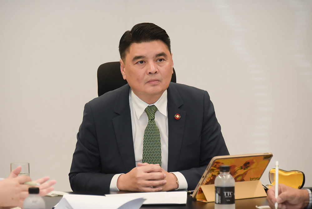 นายจิรวัฒน์ ระติสุนทร รองเลขาธิการ สผ. นายจิรวัฒน์ ระติสุนทร รองเลขาธิการ สผ.