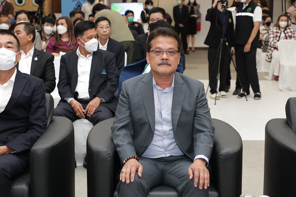 นายสมศักดิ์ สรรพโกศลกุล อธิบดีกรมส่งเสริมคุณภาพสิ่งแวดล้อม เข้าร่วมงานแถลงข่าวดังกล่าว นายสมศักดิ์ สรรพโกศลกุล อธิบดีกรมส่งเสริมคุณภาพสิ่งแวดล้อม เข้าร่วมงานแถลงข่าวดังกล่าว