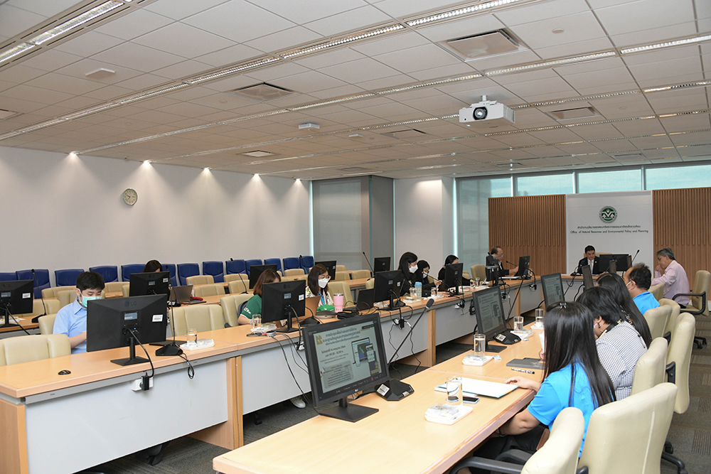 ผู้เข้าร่วมร่วมประชุมผ่านห้องประชุม 1002 อาคารทิปโก้ 2 ผู้เข้าร่วมร่วมประชุมผ่านห้องประชุม 1002 อาคารทิปโก้ 2