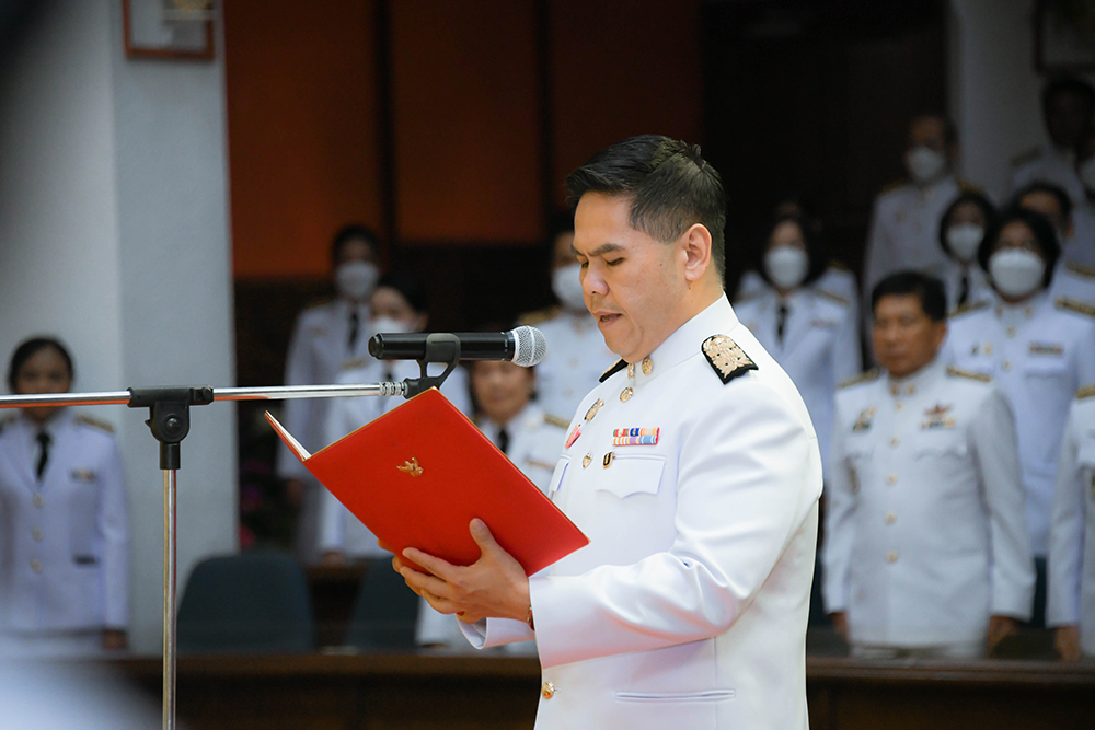 นายวราวุธ ศิลปอาชา รัฐมนตรีว่าการกระทรวงทรัพยากรธรรมชาติและสิ่งแวดล้อม เป็นประธานในพิธีถวายพระพรชัยมงคล แด่พระบาทสมเด็จพระเจ้าอยู่หัว และถวายสัตย์ปฏิญาณเพื่อเป็นข้าราชการที่ดีและพลังของแผ่นดิน ประจำปี ๒๕๖๖ นายวราวุธ ศิลปอาชา รัฐมนตรีว่าการกระทรวงทรัพยากรธรรมชาติและสิ่งแวดล้อม เป็นประธานในพิธีถวายพระพรชัยมงคล แด่พระบาทสมเด็จพระเจ้าอยู่หัว และถวายสัตย์ปฏิญาณเพื่อเป็นข้าราชการที่ดีและพลังของแผ่นดิน ประจำปี ๒๕๖๖