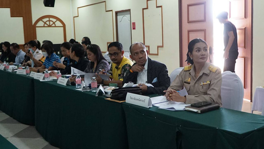 ผู้เข้าร่วมประชุมคณะทำงานจัดทำระบบบัญชีทุนทางธรรมชาติภาคการท่องเที่ยวและภาคการจัดการน้ำ จังหวัดกระบี่ ผู้เข้าร่วมประชุมคณะทำงานจัดทำระบบบัญชีทุนทางธรรมชาติภาคการท่องเที่ยวและภาคการจัดการน้ำ จังหวัดกระบี่
