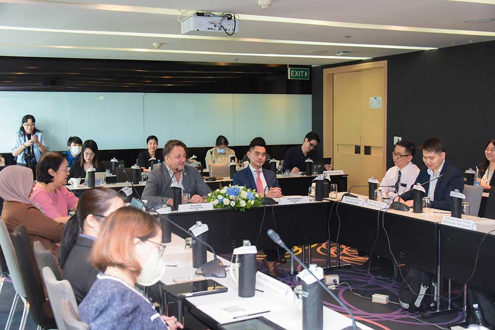 ทั้งนี้ มีผู้เข้าร่วมประชุมดังกล่าวจำนวน 45 คน ทั้งนี้ มีผู้เข้าร่วมประชุมดังกล่าวจำนวน 45 คน