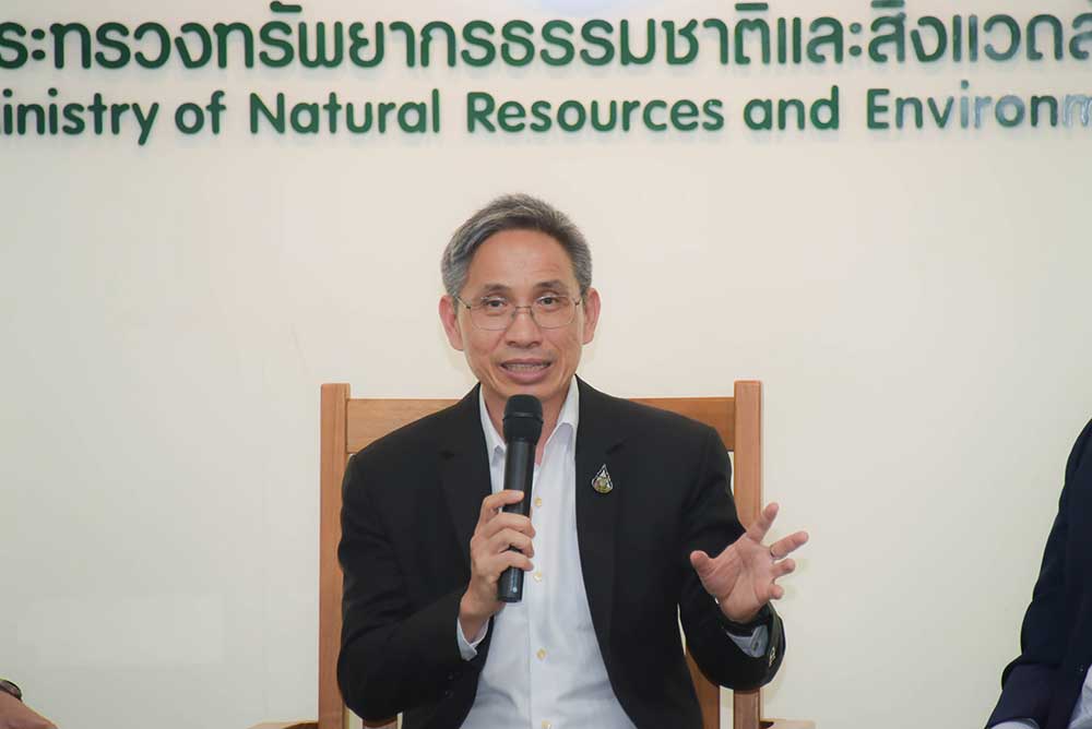 นายเถลิงศักดิ์ เพ็ชรสุวรรณ รองปลัดกระทรวงทรัพยากรธรรมชาติและสิ่งแวดล้อม นายเถลิงศักดิ์ เพ็ชรสุวรรณ รองปลัดกระทรวงทรัพยากรธรรมชาติและสิ่งแวดล้อม