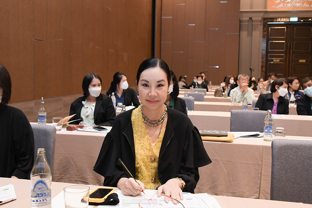 นางสาว มัณฑนา ศิริวรรณ ผู้อำนวยการกองยุทธศาสตร์และแผนงาน นางสาว มัณฑนา ศิริวรรณ ผู้อำนวยการกองยุทธศาสตร์และแผนงาน