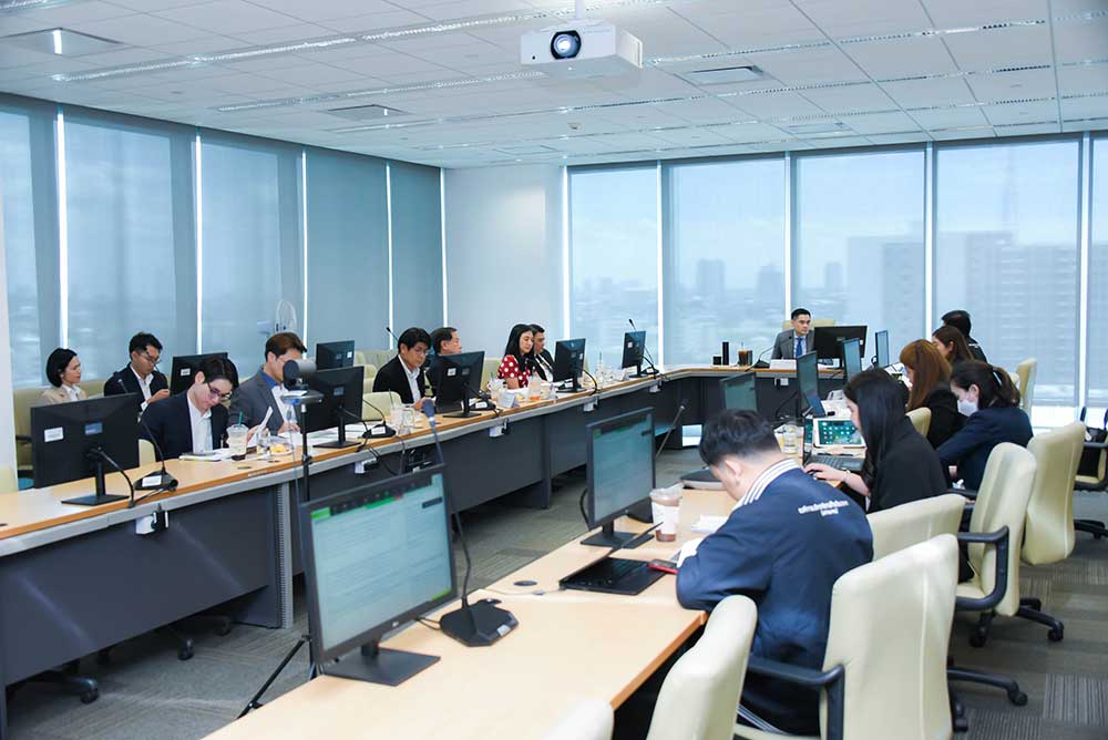 โดยมีผู้เข้าร่วมประชุม ประกอบด้วย ผู้แทนจากองค์การบริหารจัดการก๊าซเรือนกระจก (องค์การมหาชน) (อบก.) สภาอุตสาหกรรมแห่งประเทศไทย (ส.อ.ท.) และเจ้าหน้าที่ สผ. จำนวน 32 คน โดยมีผู้เข้าร่วมประชุม ประกอบด้วย ผู้แทนจากองค์การบริหารจัดการก๊าซเรือนกระจก (องค์การมหาชน) (อบก.) สภาอุตสาหกรรมแห่งประเทศไทย (ส.อ.ท.) และเจ้าหน้าที่ สผ. จำนวน 32 คน
