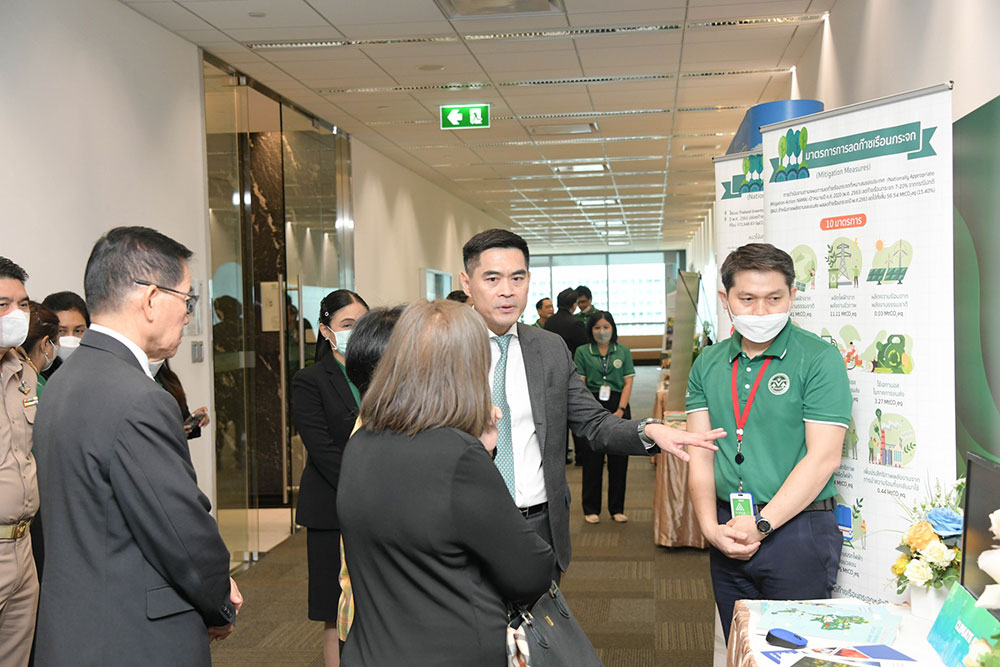 เลขาธิการสำนักงานนโยบายและแผนทรัพยากรธรรมชาติและสิ่งแวดล้อม นำเสนอนิทรรศการเกี่ยวกับการดำเนินงานด้านการเปลี่ยนแปลงสภาพภูมิอากาศ เลขาธิการสำนักงานนโยบายและแผนทรัพยากรธรรมชาติและสิ่งแวดล้อม นำเสนอนิทรรศการเกี่ยวกับการดำเนินงานด้านการเปลี่ยนแปลงสภาพภูมิอากาศ