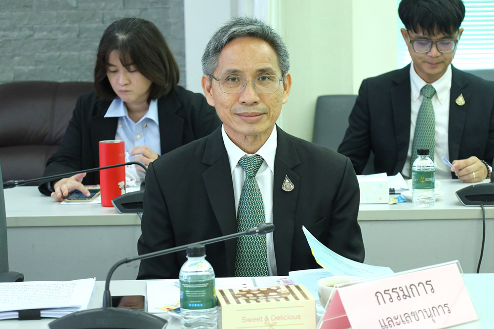 นายเถลิงศักดิ์ เพ็ชรสุวรรณ รองปลัดกระทรวงทรัพยากรธรรมชาติและสิ่งแวดล้อม นายเถลิงศักดิ์ เพ็ชรสุวรรณ
รองปลัดกระทรวงทรัพยากรธรรมชาติและสิ่งแวดล้อม