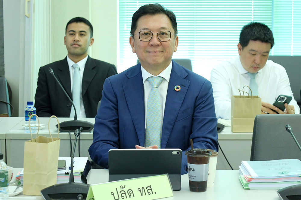 นายจตุพร บุรุษพัฒน์ ปลัดกระทรวงทรัพยากรธรรมชาติและสิ่งแวดล้อม นายจตุพร บุรุษพัฒน์ ปลัดกระทรวงทรัพยากรธรรมชาติและสิ่งแวดล้อม