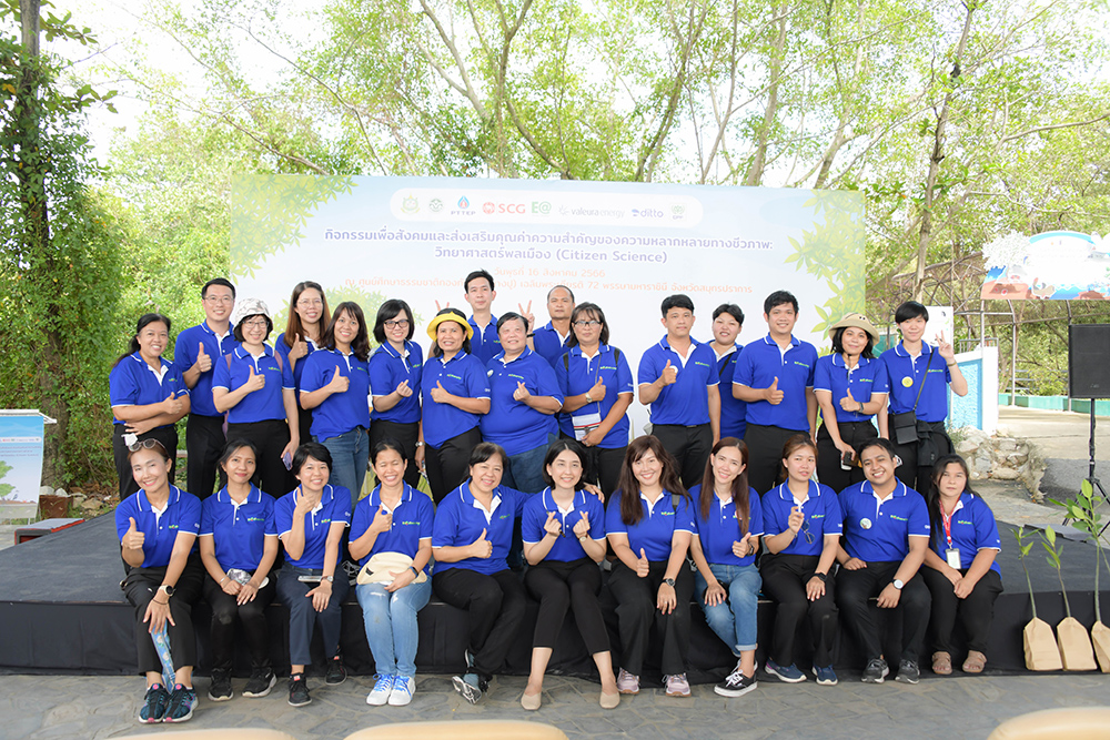 เจ้าหน้าที่ สผ. ถ่ายภาพร่วมกัน เจ้าหน้าที่ สผ. ถ่ายภาพร่วมกัน
