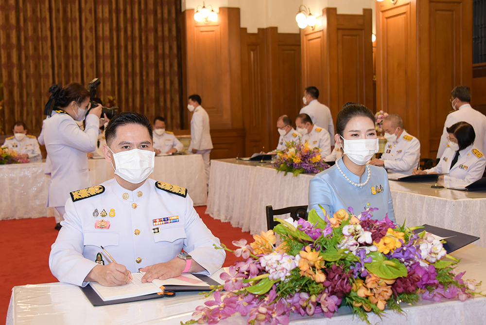 นายวราวุธ ศิลปอาชา รัฐมนตรีว่าการกระทรวงทรัพยากรธรรมชาติและสิ่งแวดล้อม นายวราวุธ ศิลปอาชา รัฐมนตรีว่าการกระทรวงทรัพยากรธรรมชาติและสิ่งแวดล้อม