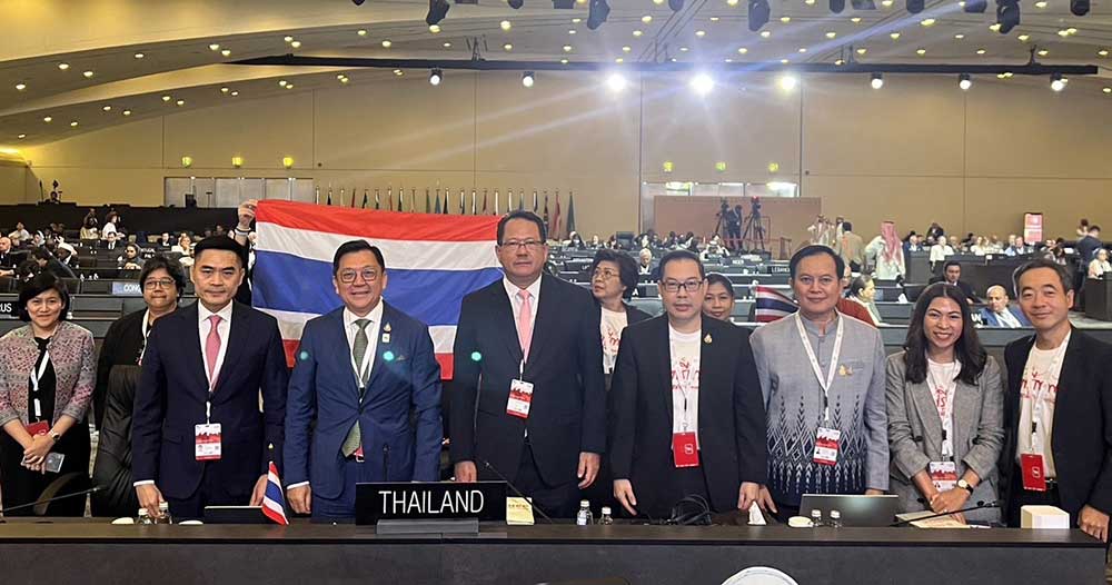 นายจตุพร บุรุษพัฒน์ ปลัดกระทรวงทรัพยากรธรรมชาติและสิ่งแวดล้อม ในฐานะหัวหน้าคณะผู้แทนไทย ในการประชุมคณะกรรมการมรดกโลกสามัญ ครั้งที่ 45 ณ กรุงริยาด ราชอาณาจักรวาอุดิอาระเบีย ถ่ายภาพร่วมกับคณะผู้บริหาร และเจ้าหน้าที่ที่เกี่ยวข้อง นายจตุพร บุรุษพัฒน์ ปลัดกระทรวงทรัพยากรธรรมชาติและสิ่งแวดล้อม ในฐานะหัวหน้าคณะผู้แทนไทย ในการประชุมคณะกรรมการมรดกโลกสามัญ ครั้งที่ 45 ณ กรุงริยาด ราชอาณาจักรวาอุดิอาระเบีย ถ่ายภาพร่วมกับคณะผู้บริหาร และเจ้าหน้าที่ที่เกี่ยวข้อง