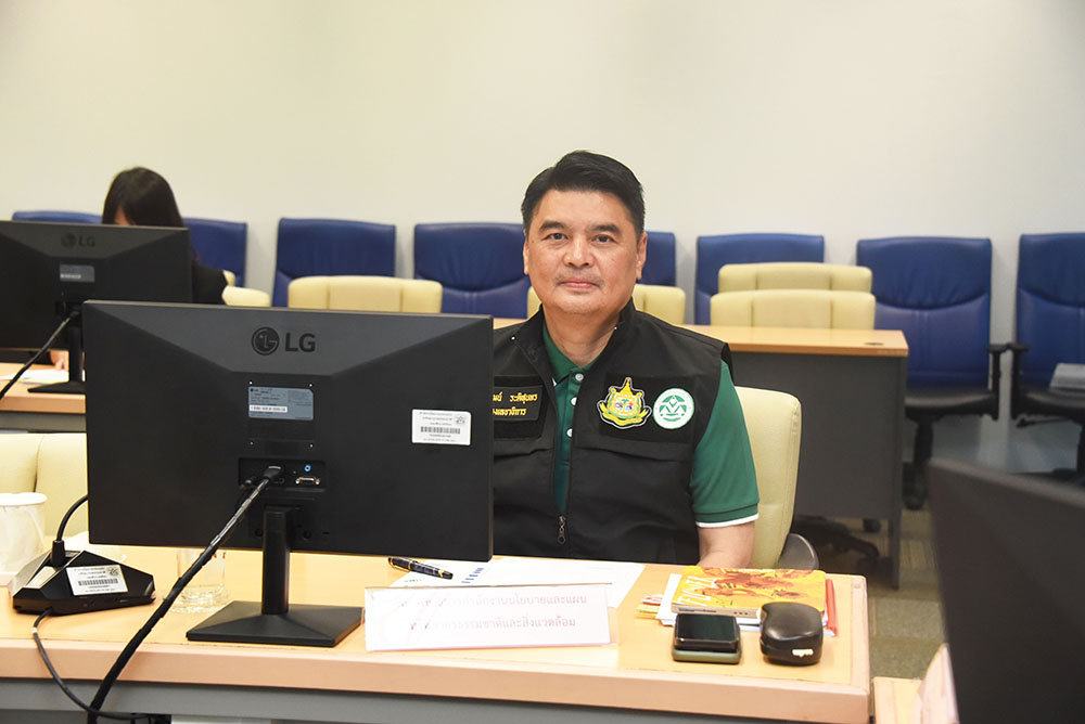 นายจิรวัฒน์ ระติสุนทร รองเลขาธิการสำนักงานนโยบายและแผนทรัพยากรธรรมชาติและสิ่งแวดล้อม นายจิรวัฒน์ ระติสุนทร รองเลขาธิการสำนักงานนโยบายและแผนทรัพยากรธรรมชาติและสิ่งแวดล้อม