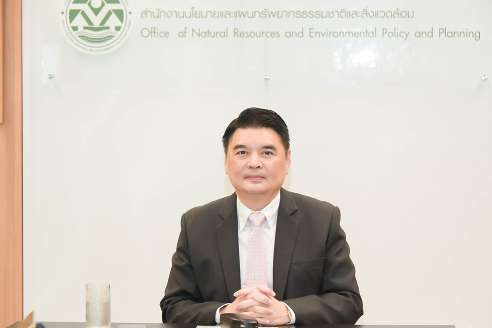 นายจิรวัฒน์ ระติสุนทร รองเลขาธิการ สำนักงานนโยบายและแผนทรัพยากรธรรมชาติและสิ่งแวดล้อม นายจิรวัฒน์ ระติสุนทร รองเลขาธิการ สำนักงานนโยบายและแผนทรัพยากรธรรมชาติและสิ่งแวดล้อม