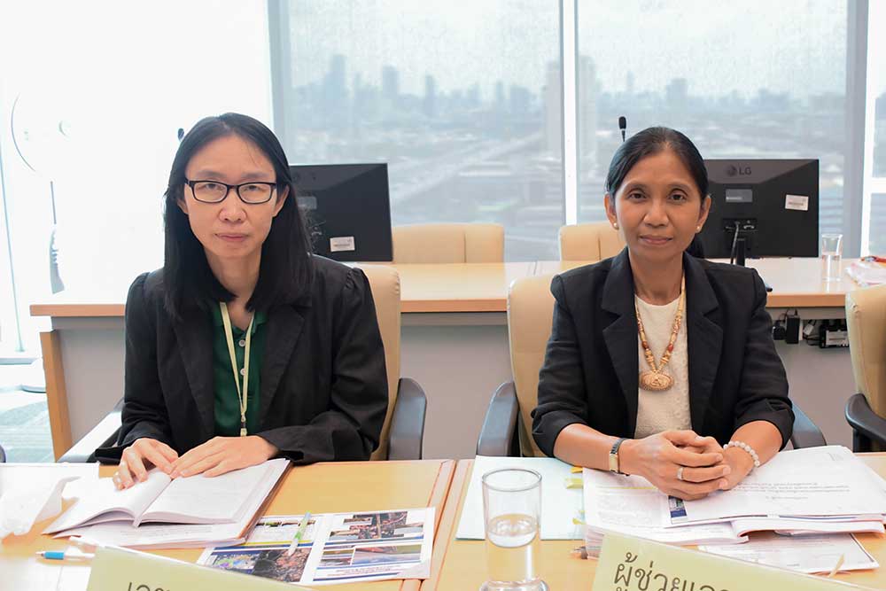 นางสาวสิริวรรณ สุโอฬาร ผู้อำนวยการกลุ่มงานอนุรักษ์และพัฒนากรุงรัตนโกสินทร์และเมืองเก่า ทำหน้าที่เลขานุการ นางสาวกนกกาญจน์ โกติรัมย์ ผู้อำนวยการกลุ่มงานจัดการสิ่งแวดล้อมศิลปกรรม ทำหน้าที่ผู้ช่วยเลขานุการ นางสาวสิริวรรณ สุโอฬาร ผู้อำนวยการกลุ่มงานอนุรักษ์และพัฒนากรุงรัตนโกสินทร์และเมืองเก่า ทำหน้าที่เลขานุการ นางสาวกนกกาญจน์ โกติรัมย์ ผู้อำนวยการกลุ่มงานจัดการสิ่งแวดล้อมศิลปกรรม ทำหน้าที่ผู้ช่วยเลขานุการ