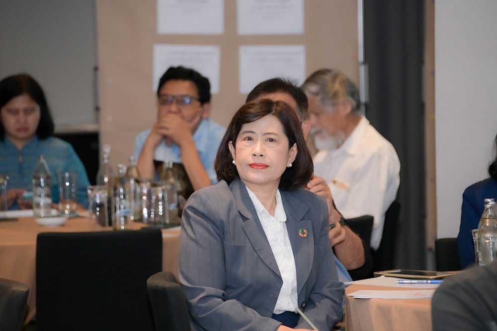 ดร.พรศรี สุทธนารักษ์ รองอธิบดีกรมทรัพยากรทางทะเลและชายฝั่งให้เกียรติร่วมแลกเปลี่ยนแสดงความคิดเห็นต่อการดำเนินโครงการด้วย ดร.พรศรี สุทธนารักษ์ รองอธิบดีกรมทรัพยากรทางทะเลและชายฝั่งให้เกียรติร่วมแลกเปลี่ยนแสดงความคิดเห็นต่อการดำเนินโครงการด้วย