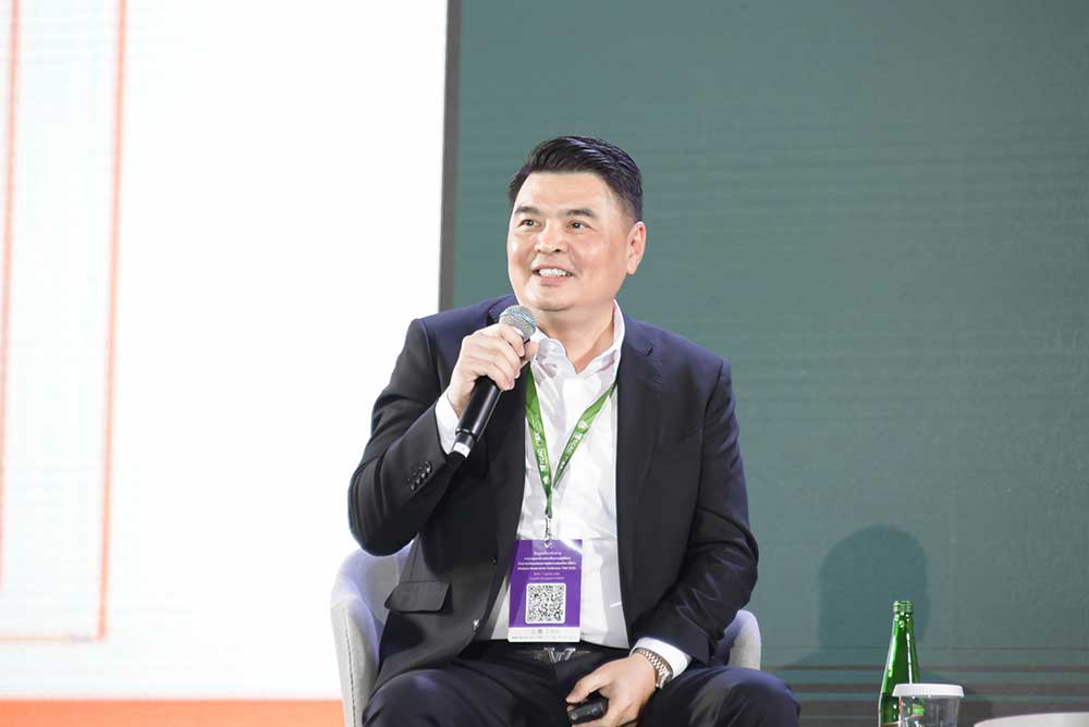 นายจิรวัฒน์ ระติสุนทร รองเลขาธิการ สผ. ได้บรรยายในหัวข้อ การเสริมสร้างภูมิคุ้มกันต่อผลกระทบจากการเปลี่ยนแปลงสภาพภูมิอากาศ นายจิรวัฒน์ ระติสุนทร รองเลขาธิการ สผ. ได้บรรยายในหัวข้อ การเสริมสร้างภูมิคุ้มกันต่อผลกระทบจากการเปลี่ยนแปลงสภาพภูมิอากาศ