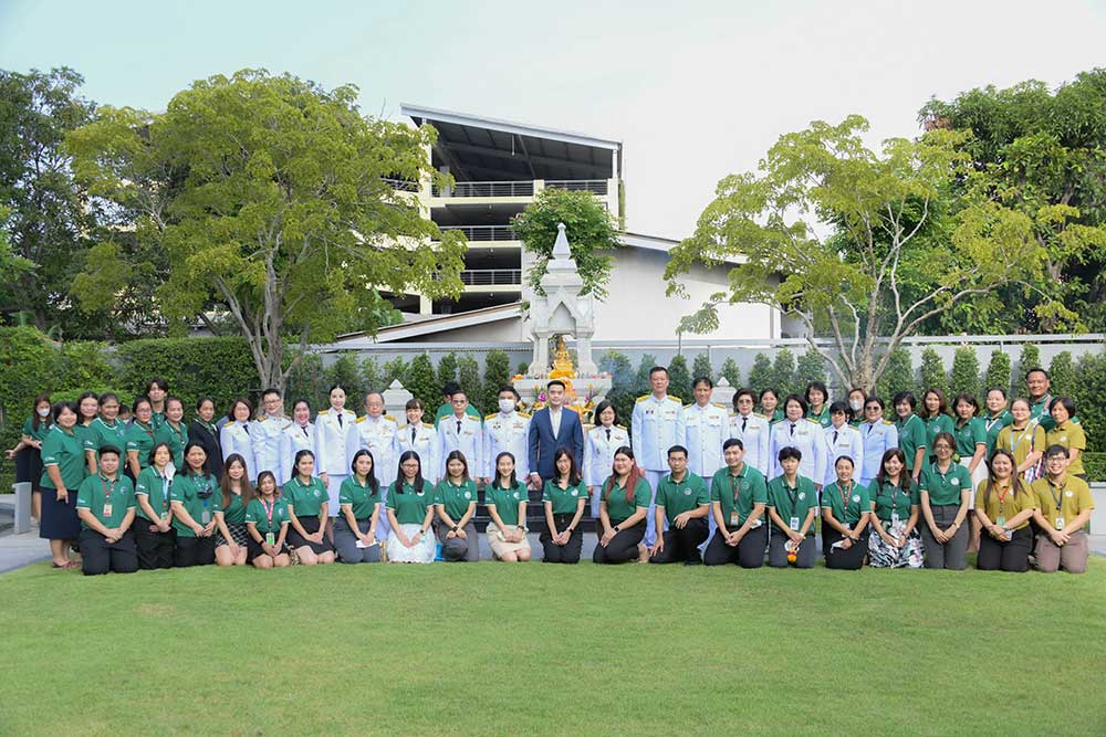 ภาพรวมผู้บริหาร สผ. และ เจ้าหน้าที่ สผ. ภาพรวมผู้บริหาร สผ. และ เจ้าหน้าที่ สผ.