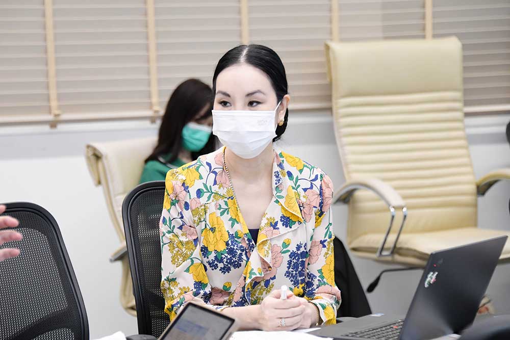 นางสาว มัณฑนา ศิริวรรณ ผู้อำนวยการกองยุทธศาสตร์และแผนงาน นางสาว มัณฑนา ศิริวรรณ ผู้อำนวยการกองยุทธศาสตร์และแผนงาน