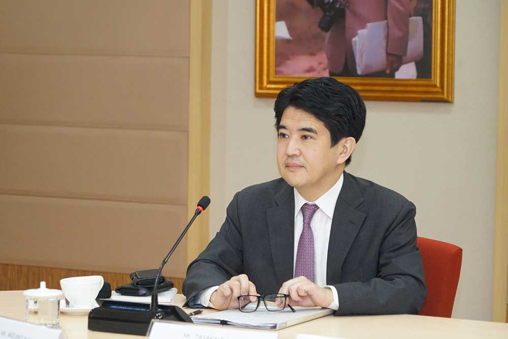 Mr. TASAKA Takuro อัครราชทูตญี่ปุ่นประจำประเทศไทย เป็นประธานกรรมการร่วมฯ ฝ่ายญี่ปุ่น Mr. TASAKA Takuro อัครราชทูตญี่ปุ่นประจำประเทศไทย เป็นประธานกรรมการร่วมฯ ฝ่ายญี่ปุ่น