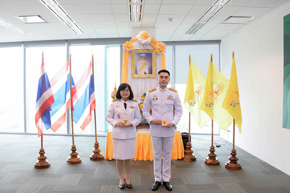 ดร. พิรุณ สัยยะสิทธิ์พานิช เลขาธิการสำนักงานนโยบายและแผนทรัพยากรธรรมชาติและสิ่งแวดล้อม และ นางอินทิรา เอื้อมลฉัตร รองเลขาธิการสำนักงานนโยบายและแผนทรัพยากรธรรมชาติและสิ่งแวดล้อม ดร. พิรุณ สัยยะสิทธิ์พานิช เลขาธิการสำนักงานนโยบายและแผนทรัพยากรธรรมชาติและสิ่งแวดล้อม และ นางอินทิรา เอื้อมลฉัตร รองเลขาธิการสำนักงานนโยบายและแผนทรัพยากรธรรมชาติและสิ่งแวดล้อม