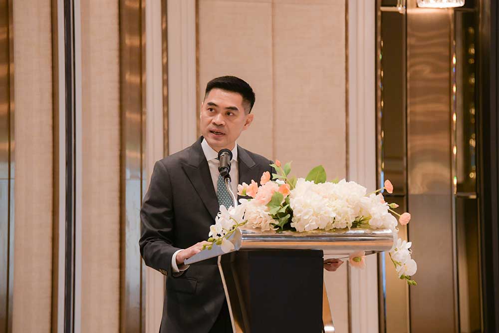 ดร. พิรุณ สัยยะสิทธิ์พานิช เลขาธิการ สผ. กล่าวเปิดการประชุม ดร. พิรุณ สัยยะสิทธิ์พานิช เลขาธิการ สผ. กล่าวเปิดการประชุม