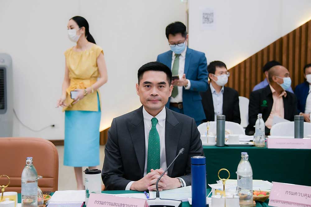 ดร.พิรุณ สัยยะสิทธิ์พานิช เลขาธิการสำนักงานนโยบายและแผนทรัพยากรธรรมชาติและสิ่งแวดล้อม ทำหน้าที่กรรมการและเลขานุการ ดร.พิรุณ สัยยะสิทธิ์พานิช เลขาธิการสำนักงานนโยบายและแผนทรัพยากรธรรมชาติและสิ่งแวดล้อม ทำหน้าที่กรรมการและเลขานุการ