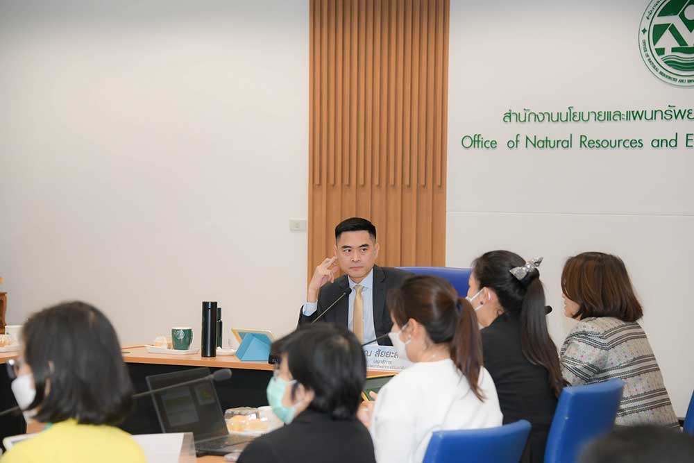 โดยมีเจ้าหน้าที่สผ. เข้าร่วมประชุม รวม 50 คน โดยมีเจ้าหน้าที่สผ. เข้าร่วมประชุม รวม 50 คน