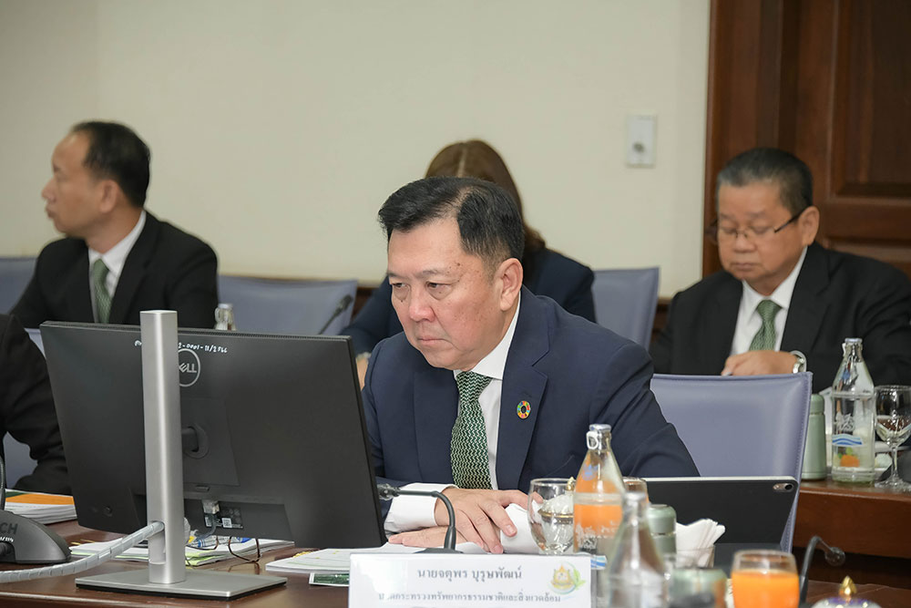 นายจตุพร บุรุษพัฒน์ ปลัดกระทรวงทรัพยากรธรรมชาติและสิ่งแวดล้อม นายจตุพร บุรุษพัฒน์ ปลัดกระทรวงทรัพยากรธรรมชาติและสิ่งแวดล้อม