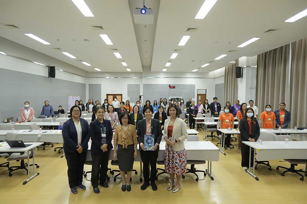 การประชุมครั้งนี้มีผู้เข้าร่วมประกอบด้วย ผู้แทนหน่วยงานภาครัฐ ผู้แทนองค์กรปกครองส่วนท้องถิ่น ศูนย์แม่ข่ายประสานงาน และศูนย์ประสานงาน อพ.สธ. จำนวนกว่า 40 คน การประชุมครั้งนี้มีผู้เข้าร่วมประกอบด้วย ผู้แทนหน่วยงานภาครัฐ ผู้แทนองค์กรปกครองส่วนท้องถิ่น ศูนย์แม่ข่ายประสานงาน และศูนย์ประสานงาน อพ.สธ. จำนวนกว่า 40 คน