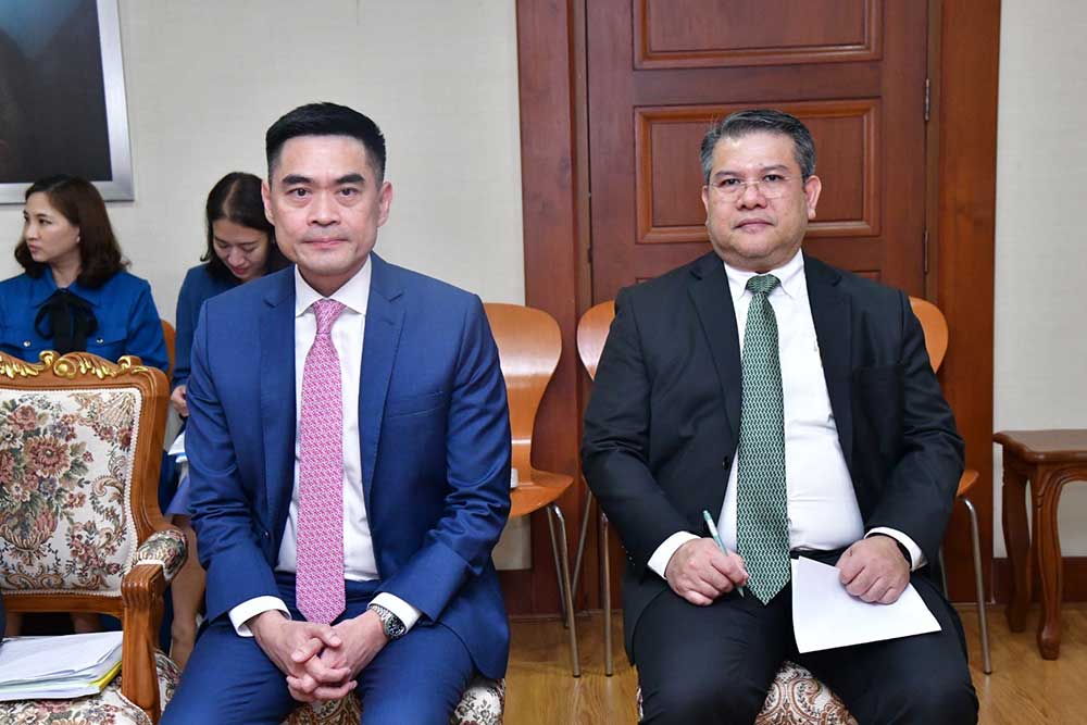 ดร.พิรุณ สัยยะสิทธิ์พานิช เลขาธิการ สผ. และ นายปวิช เกศววงศ์ รองอธิบดีกรมการเปลี่ยนแปลงสภาพภูมิอากาศและสิ่งแวดล้อม ดร.พิรุณ สัยยะสิทธิ์พานิช เลขาธิการ สผ. และ นายปวิช เกศววงศ์ รองอธิบดีกรมการเปลี่ยนแปลงสภาพภูมิอากาศและสิ่งแวดล้อม