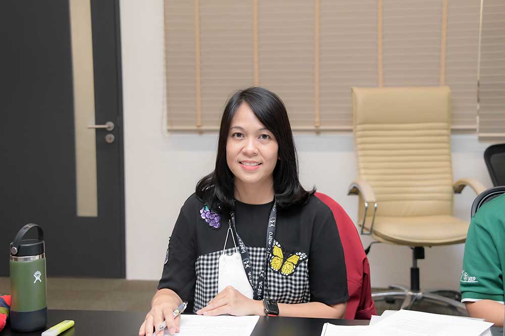 นางอุษารัศม์ จันทร์ภักดี นักวิชาการสิ่งแวดล้อมชํานาญการพิเศษ นางอุษารัศม์ จันทร์ภักดี นักวิชาการสิ่งแวดล้อมชํานาญการพิเศษ