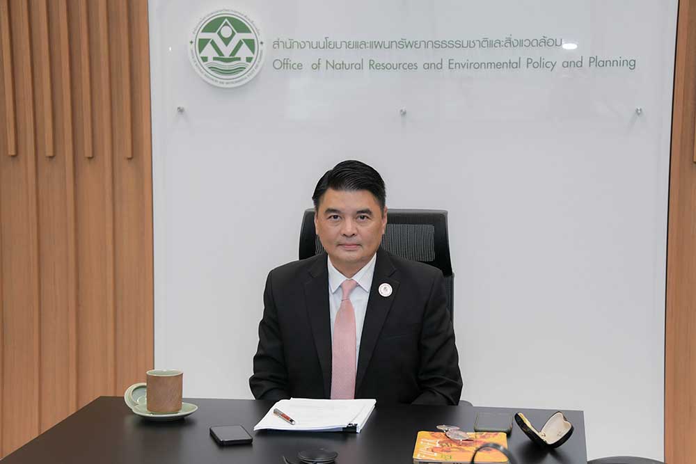นายจิรวัฒน์ ระติสุนทร รองเลขาธิการ สผ. เป็นผู้แทนเลขาธิการสํานักงานนโยบายและแผน ทรัพยากรธรรมชาติและสิ่งแวดล้อม นายจิรวัฒน์ ระติสุนทร รองเลขาธิการ สผ. เป็นผู้แทนเลขาธิการสํานักงานนโยบายและแผน ทรัพยากรธรรมชาติและสิ่งแวดล้อม
