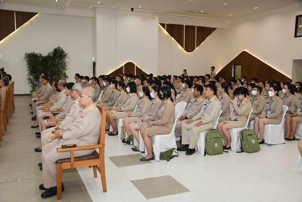 โดยพิธีอบรมสัมนาในครั้งนี้มีข้าราชการเข้ารับการอบรมทั้งสิ้น 130 คน โดยพิธีอบรมสัมนาในครั้งนี้มีข้าราชการเข้ารับการอบรมทั้งสิ้น 130 คน