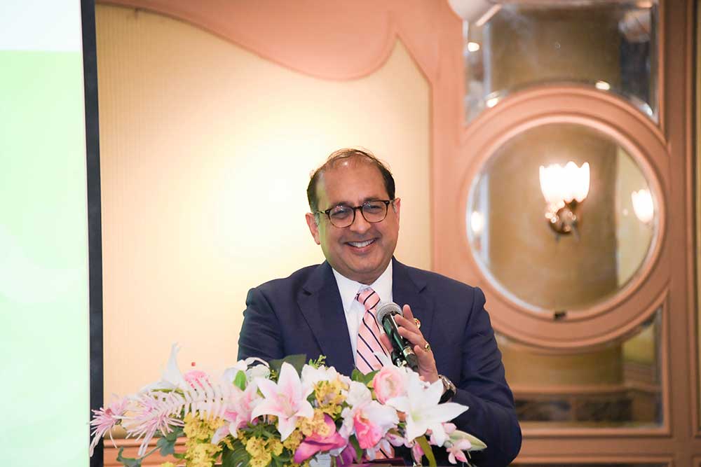 Mr. Anouj Mehta ผู้อำนวยการสำนักงานประเทศไทย Asian Development Bank Mr. Anouj Mehta ผู้อำนวยการสำนักงานประเทศไทย Asian Development Bank