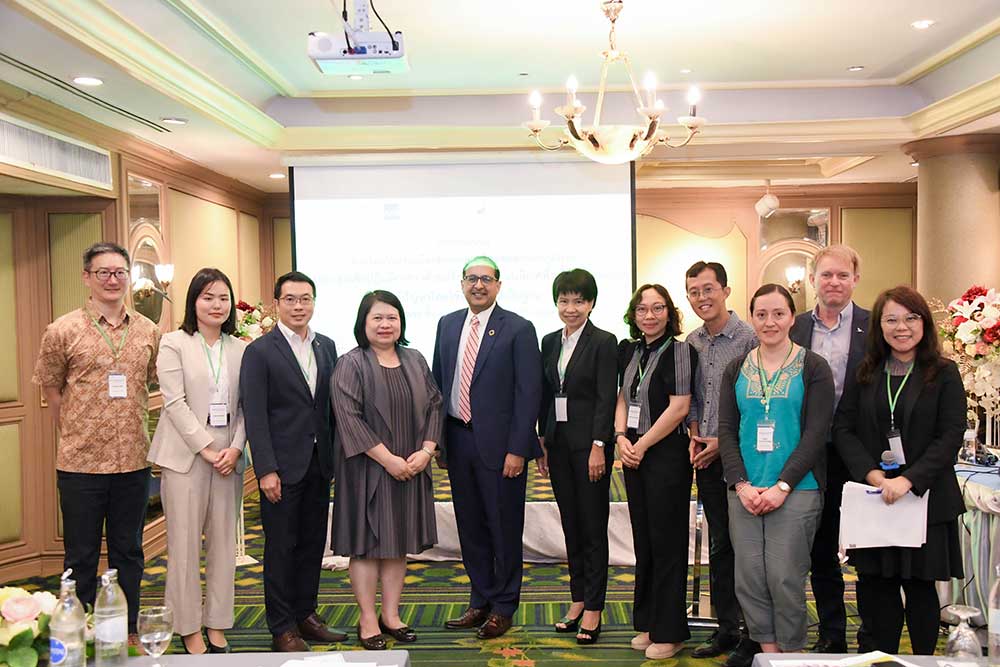 ผู้เข้าร่วมประชุมประกอบด้วย ผู้แทนจากหน่วยงานภาครัฐ ผู้เชี่ยวชาญ เจ้าหน้าที่จากพื้นที่เครือข่ายนกน้ำอพยพ องค์กรพัฒนาเอกชน นักวิชาการ ผู้เข้าร่วมประชุมประกอบด้วย ผู้แทนจากหน่วยงานภาครัฐ ผู้เชี่ยวชาญ เจ้าหน้าที่จากพื้นที่เครือข่ายนกน้ำอพยพ องค์กรพัฒนาเอกชน นักวิชาการ