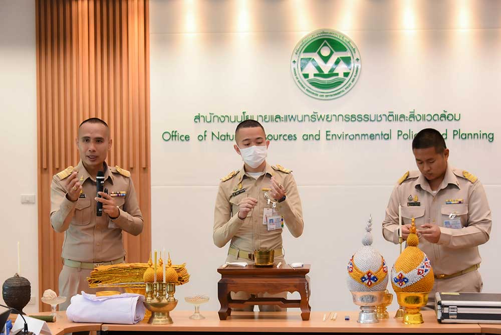 การฝึกอบรมครั้งนี้ มีจุดมุ่งหมายเพื่อเพิ่มประสิทธิภาพการทำงาน และเสริมสร้างคุณธรรมจริยธรรมให้แก่เจ้าหน้าที่ สผ. การฝึกอบรมครั้งนี้ มีจุดมุ่งหมายเพื่อเพิ่มประสิทธิภาพการทำงาน และเสริมสร้างคุณธรรมจริยธรรมให้แก่เจ้าหน้าที่ สผ.