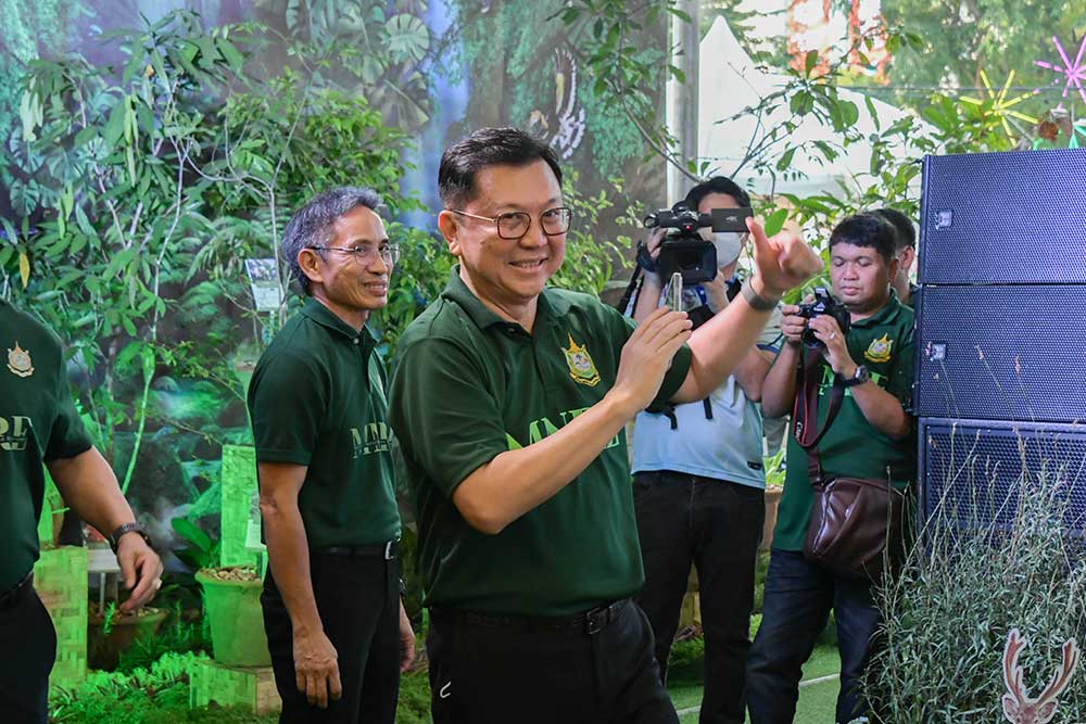 นายจตุพร บุรุษพัฒน์ ปลัดกระทรวงทรัพยากรธรรมชาติและสิ่งแวดล้อม (ปกท.ทส.) นายจตุพร บุรุษพัฒน์ ปลัดกระทรวงทรัพยากรธรรมชาติและสิ่งแวดล้อม (ปกท.ทส.)