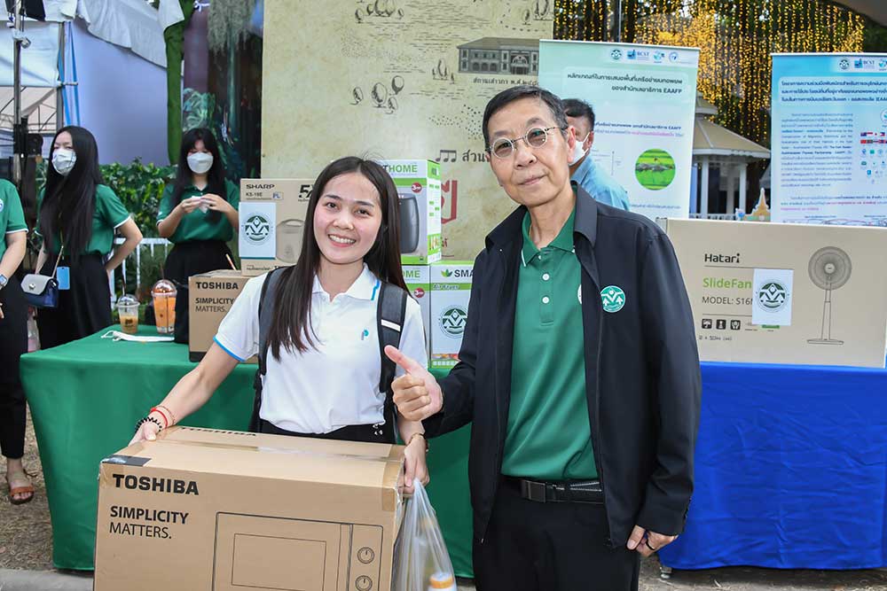 นางสาวธุวานันท์ ยุกติรัตน เลขานุการกรม นางสาวธุวานันท์ ยุกติรัตน เลขานุการกรม