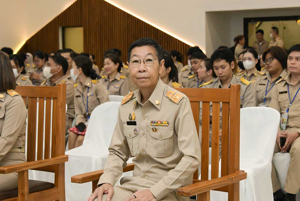 นางสาวธุวานันท์ ยุกติรัตน เลขานุการกรม สำนักงานนโยบายและแผนทรัพยากรธรรมชาติและสิ่งแวดล้อม นางสาวธุวานันท์ ยุกติรัตน เลขานุการกรม สำนักงานนโยบายและแผนทรัพยากรธรรมชาติและสิ่งแวดล้อม