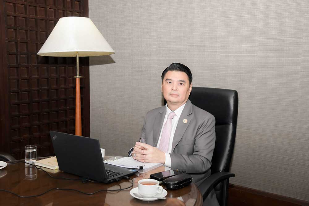 นายจิรวัฒน์ ระติสุนทร รองเลขาธิการ สำนักงานนโยบายและแผนทรัพยากรธรรมชาติและสิ่งแวดล้อม นายจิรวัฒน์ ระติสุนทร รองเลขาธิการ สำนักงานนโยบายและแผนทรัพยากรธรรมชาติและสิ่งแวดล้อม