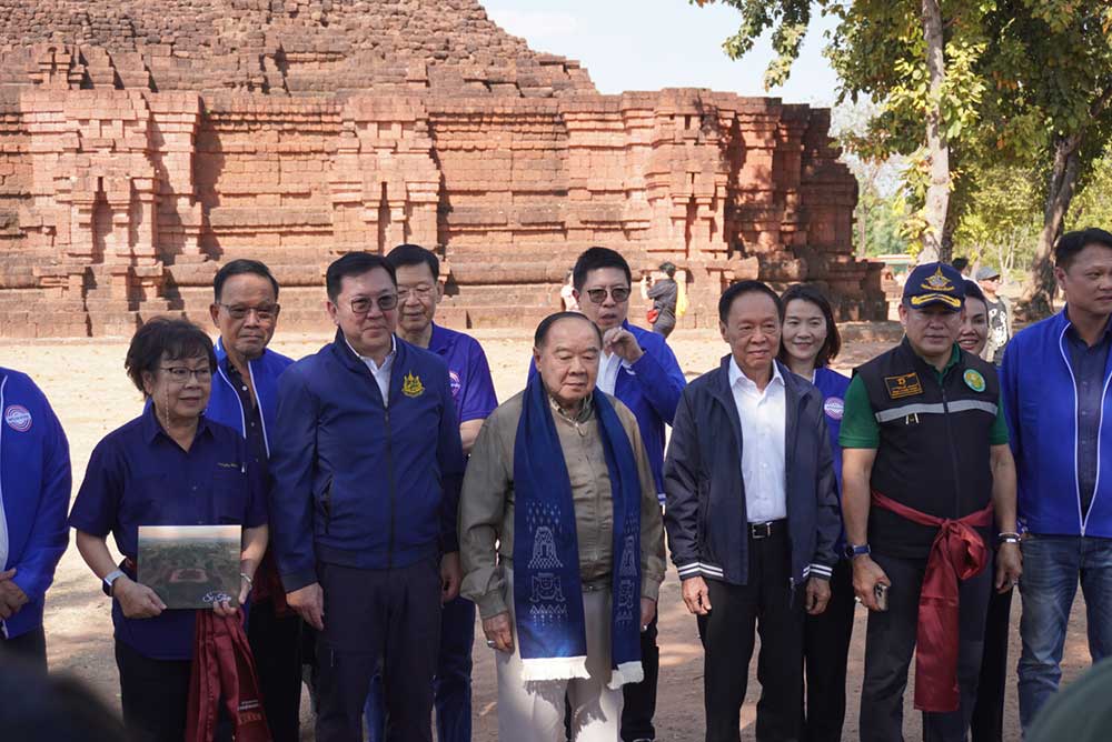 พลเอก ประวิตร วงษ์สุวรรณ อดีตรองนายกรัฐมนตรี เเละประธานกรรมการแห่งชาติว่าด้วยอนุสัญญาคุ้มครองมรดกโลก พลเอก ประวิตร วงษ์สุวรรณ อดีตรองนายกรัฐมนตรี เเละประธานกรรมการแห่งชาติว่าด้วยอนุสัญญาคุ้มครองมรดกโลก