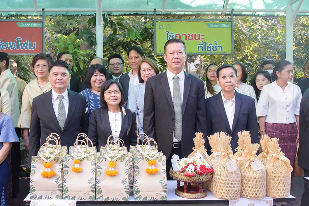 คณะผู้บริหหาร สำนักงานนโยบายและแผนทรัพยากรธรรมชาติและสิ่งแวดล้อม คณะผู้บริหหาร สำนักงานนโยบายและแผนทรัพยากรธรรมชาติและสิ่งแวดล้อม